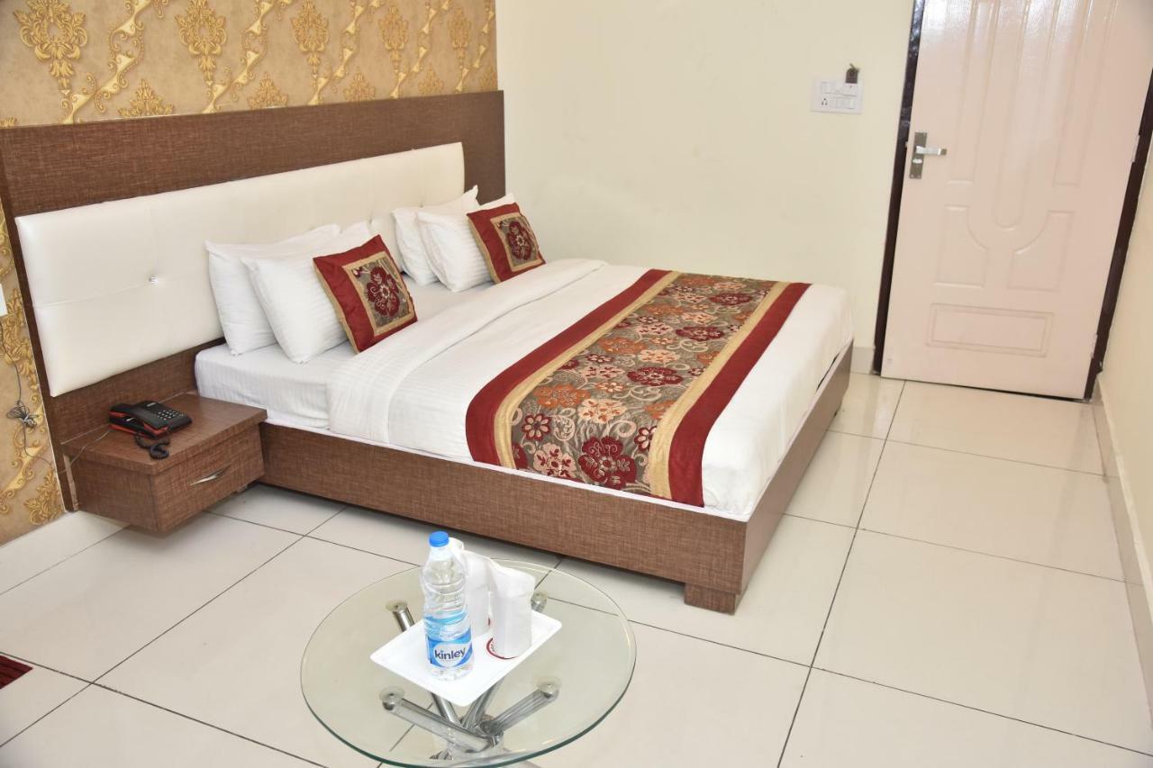 Hotel Oscar Amritsar Esterno foto